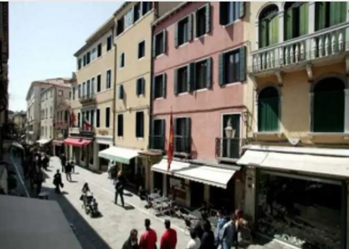 Minerva & Nettuno Wenecja